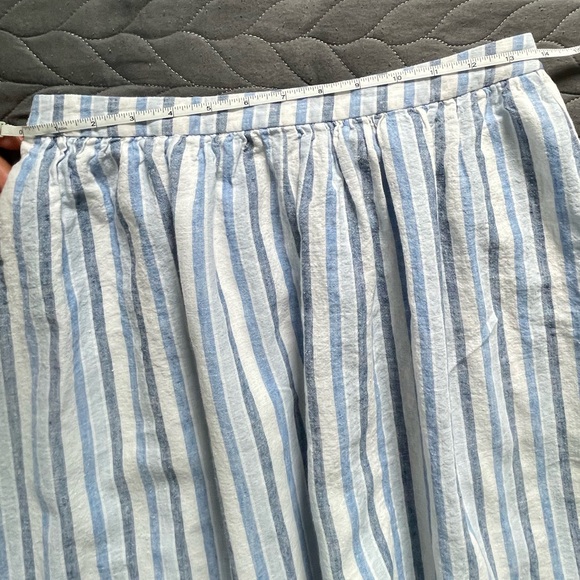 FOREVER21 CONTEMPORARY SIZE S SKIRT - Picture 4 of 5